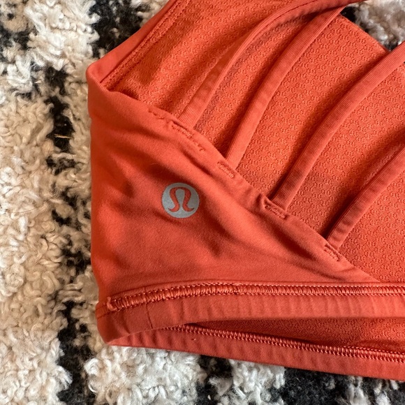 Lululemon Free To Be Bra, size 8 - Picture 3 of 3